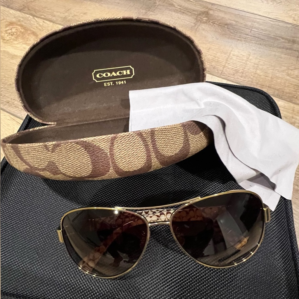 Coach Christina Brown & Gold-Tone Aviator Sunglasses L103 HC 7047